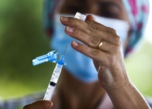 Confira o esquema de vacinação contra a Covid-19 desta segunda (25) em Salvador