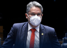 Senador Alessandro Vieira lança pré-candidatura à presidência