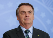 Bolsonaro oficializa união com o PL