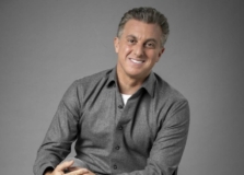 Luciano Huck prepara live especial para lançamento de livro