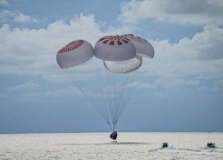 SpaceX concluiu com sucesso primeiro voo orbital de civil da história