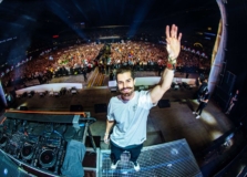 Alok se apresenta na Europa e divulga faixa inédita gravada com povos indígenas brasileiros