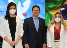 Marise Chastinet e Larissa Morais são recebidas por João Roma em Brasília