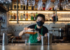 Pesquisa da Abrasel mostra cenário futuro para bares e restaurantes no Brasil