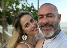 Henrique Fogaça curte dias de descanso em paraíso turístico na Bahia