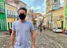 Danton Mello circula por Salvador acompanhado da esposa, Sheila Ramos