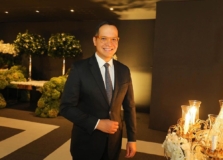 Jornalista Marcelo Chaves celebra 20 anos de profissão com lançamento de livro