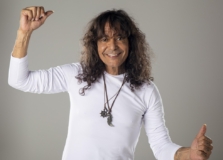 Luiz Caldas lançará álbum de releitura de clássicos nacionais