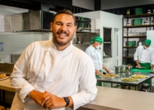 Chef Cadu Moura assina sabor especial na Angelos pizzaria