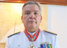 Vice-Almirante Humberto Caldas da Silveira Junior recebe honraria da Câmara Municipal
