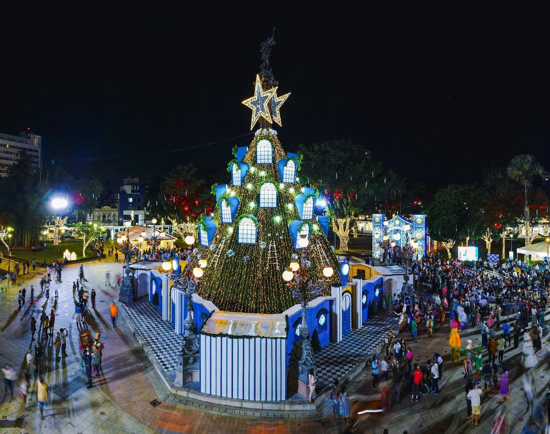 Vila de Natal é inaugurada na praça do Campo Grande - Anota Bahia