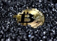 Bitcoin tem mínima de dois anos sob risco de falência da Gênesis