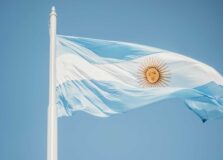 Argentina dispensará teste de Covid-19 para entrada de turistas brasileiros vacinados