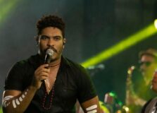 Após testar positivo, Denny Denan adia ensaio da Timbalada. Confira nova data!