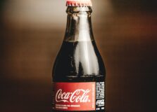 Coca-Cola irá lançar versão alcoólica de refrigerante em parceria com a Corona