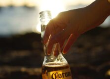 Corona lança a primeira cerveja com vitamina D do mundo