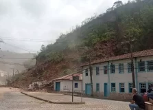Morro da Forca, em Ouro Preto, desmorona sobre casarões no centro histórico