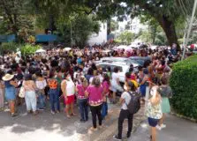 Professores da rede municipal se reúnem em ato contra secretário de Educação em Salvador