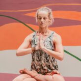 Deia Braga – professora de Yoga fala sobre os benefícios da prática da atividade