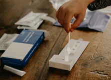 Anvisa aprova primeiro autoteste para Covid-19 no Brasil