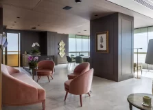 Apartamento de 460 m² com décor colorido, em Salvador, é destaque na Casa Vogue. Veja fotos!