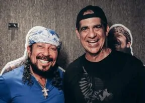 Durval Lelys enaltece resistência de Bell em shows: “feito de aço inox”