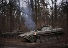 Com tanques, Rússia se aproxima da capital ucraniana