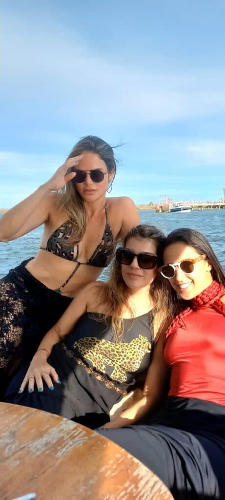 Maíra Holtz, Ana Guelfi e Marcela Oliveira. Foto: Reprodução.
