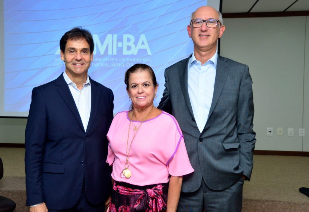Cláudio Cunha, Amélia Garcês e André Luiz Teixeira. Foto: Reprodução.