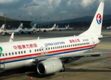 Avião com 132 pessoas a bordo cai no sul da China