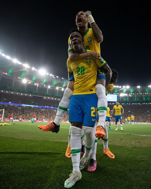 Neymar e Vinícius Jr. Foto: Lucas Figueiredo.