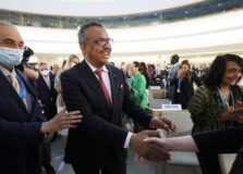 Diretor-geral da Organização Mundial da Saúde é reeleito