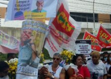 Professores fazem manifestação e repudiam salário de  mil do Secretário de Educação de Salvador