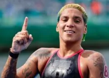 Ana Marcela vence mais uma prova e iguala recorde de medalhas mundiais