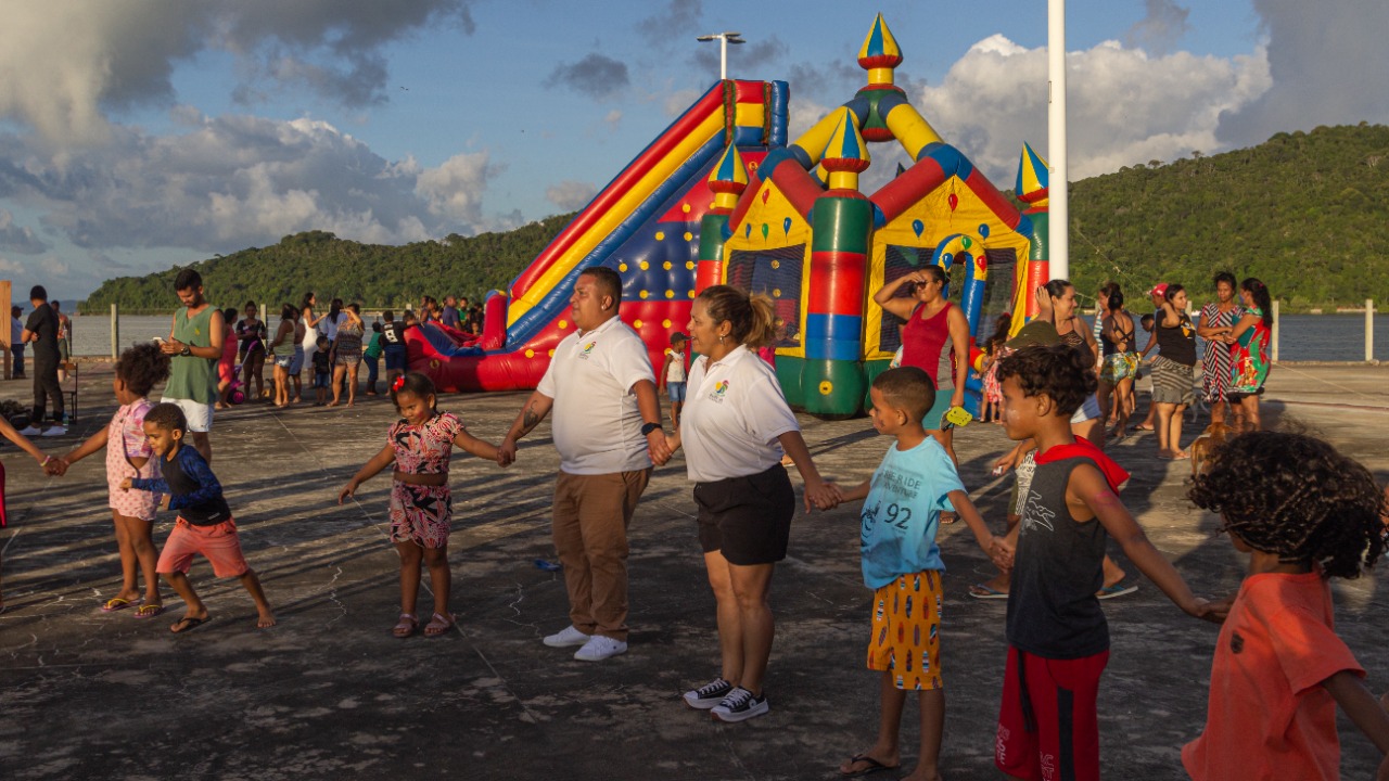 Evento da Fundação Baía Viva na Ilha dos Frades.