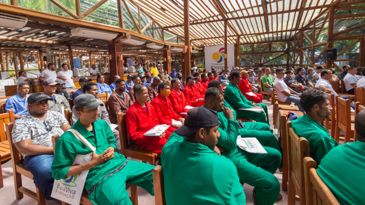 Evento da Fundação Baía Viva na Ilha dos Frades.