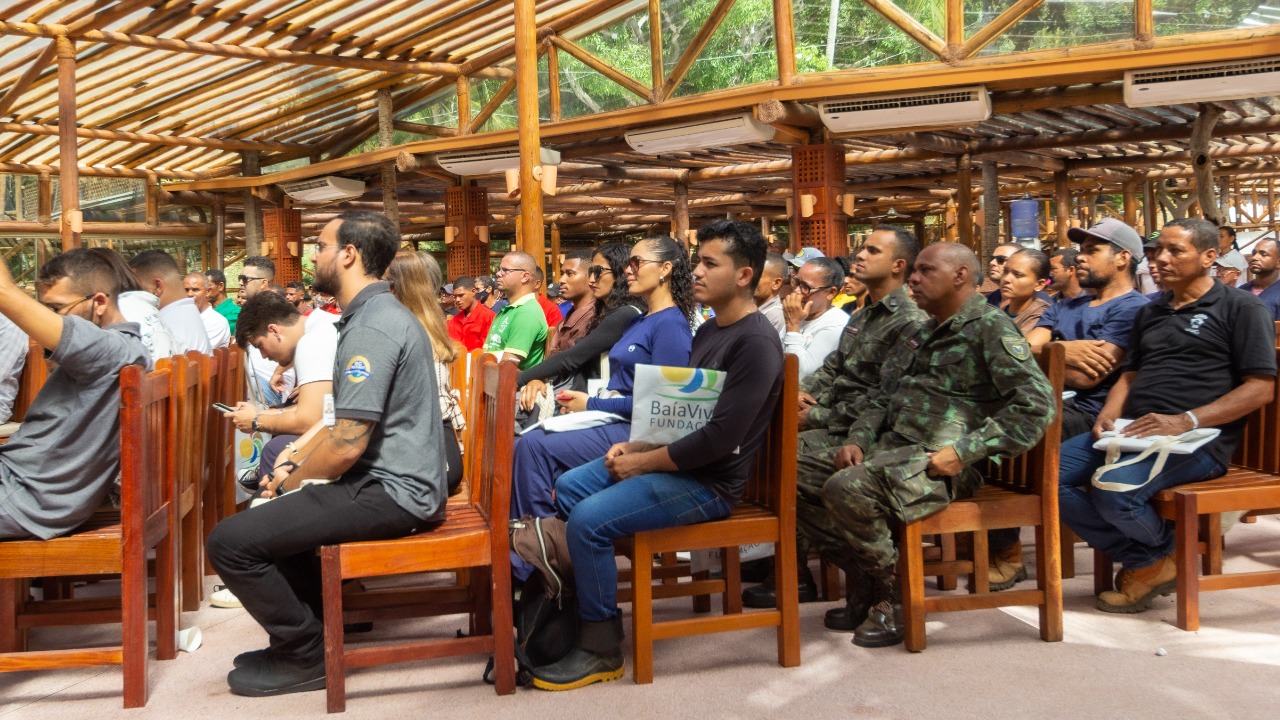 Evento da Fundação Baía Viva na Ilha dos Frades.