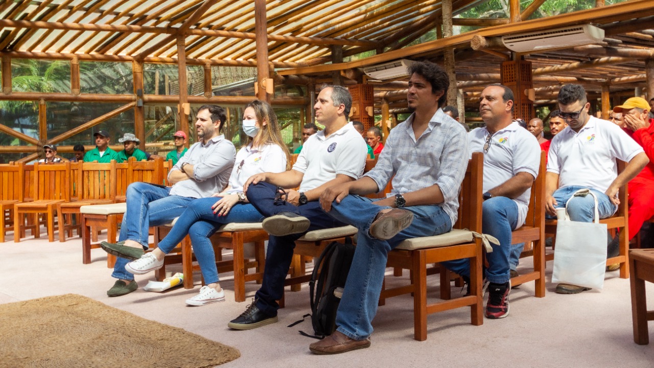 Evento da Fundação Baía Viva na Ilha dos Frades.
