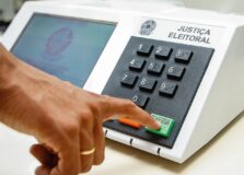 TSE proíbe eleitor de levar celular para cabine de votação