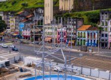 Monumento de Mário Cravo Júnior começa a ser reconstituído em Salvador