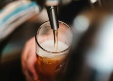 Cerveja deve ficar mais cara em bares e restaurantes de Salvador