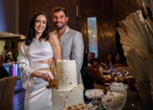 Hugo Leonardo e Aline Almeida oficializam noivado em jantar