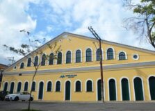 Lourenço Mueller lança novo livro em Salvador