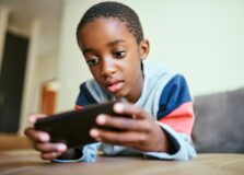 Estudo aponta índice de crianças e adolescentes que são usuárias de internet no Brasil