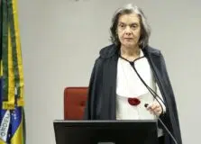 Cármen Lúcia toma posse como ministra efetiva do TSE