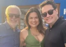 Albérico Mascarenhas comemora aniversário com amigos no litoral norte