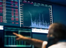 Agência Moody’s eleva nota do Brasil e cotação do dólar diminui