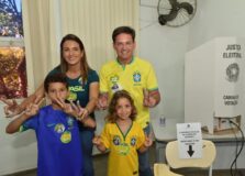 “Desejamos uma Bahia de mãos dadas com o Brasil”, diz João Roma ao votar