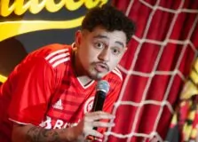Gio Lisboa traz a Salvador improvisos e histórias inspiradas no cotidiano das famílias brasileiras