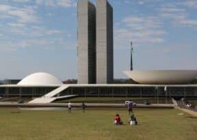 Posse presidencial no Brasil deixará de ser no dia 1º de janeiro